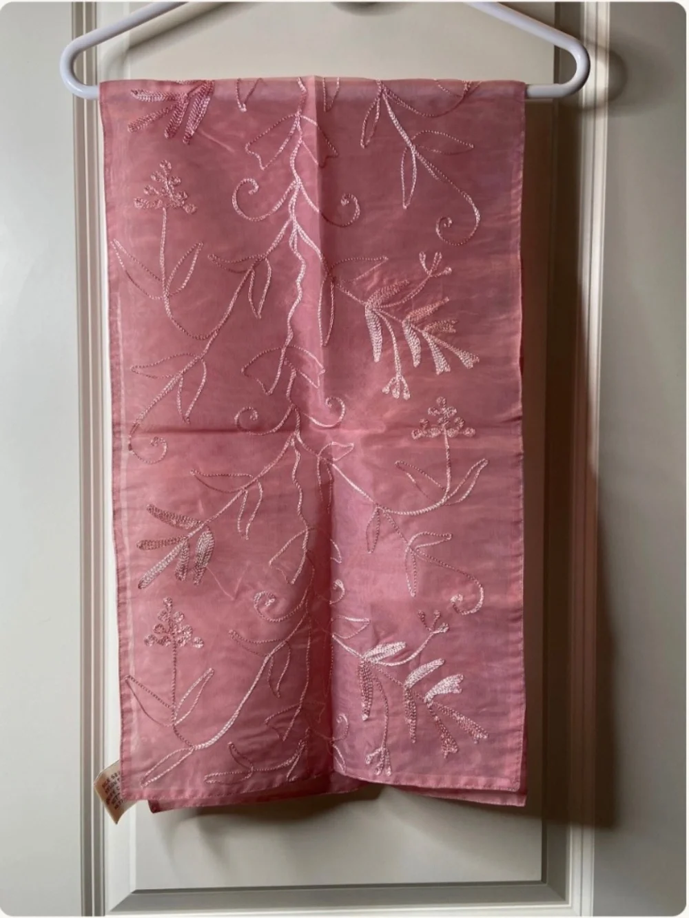 Vintage April Cornell Rose Silk Blend Runner; Like New; Embroidered